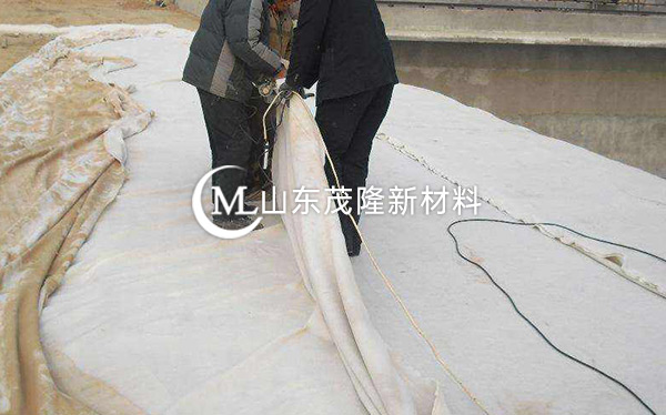 《長(zhǎng)春到西巴彥花鐵路》土工布、EVA防水板施工