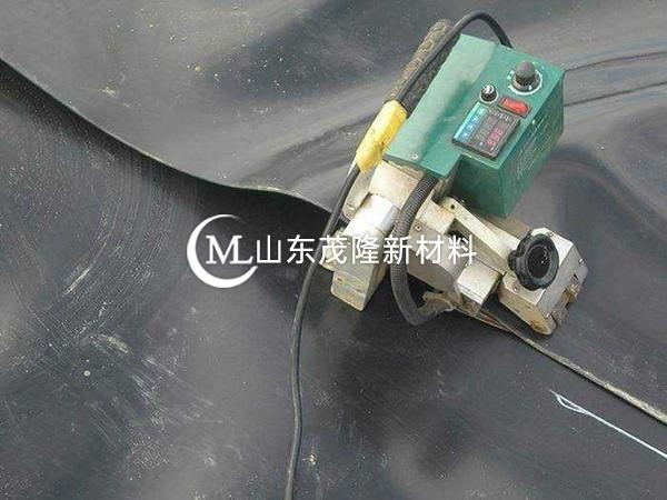土工膜廠商生產防滲膜的方法