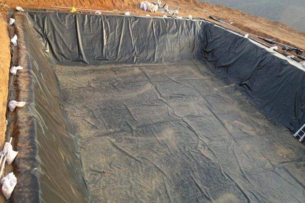 蓄水池在鋪設土工膜時的施工流程