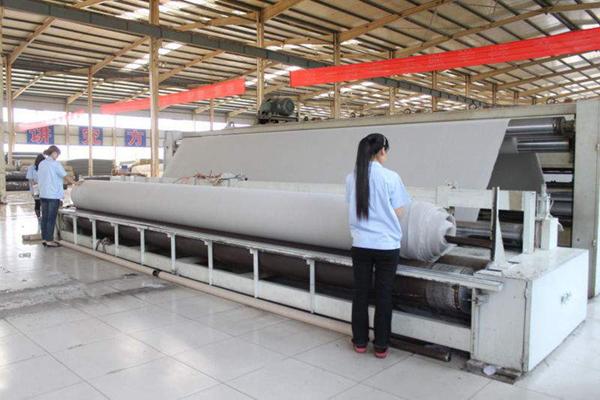 HDPE土工膜生產的時候為什么會有臭味？  第1張