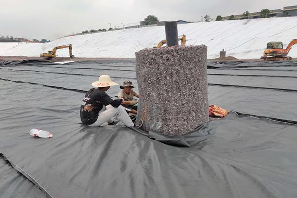 垃圾填埋場(chǎng)庫(kù)區(qū)防滲選擇什么樣的土工膜? 第2張