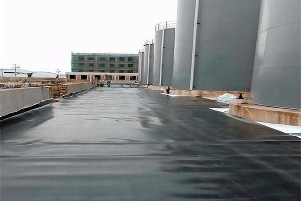 油庫罐區(qū)土工膜怎么鋪設(shè)？  第1張