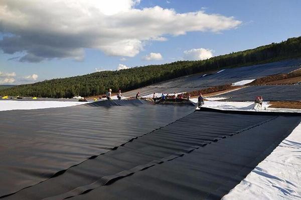 荷花池土工膜怎么施工  第3張