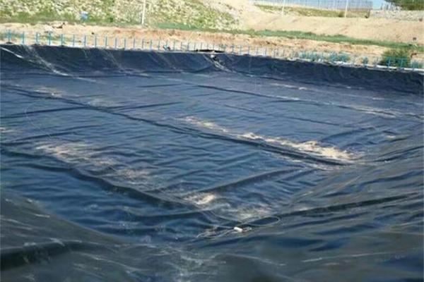 PE土工膜怎么用熱風(fēng)槍修補(bǔ)  第3張