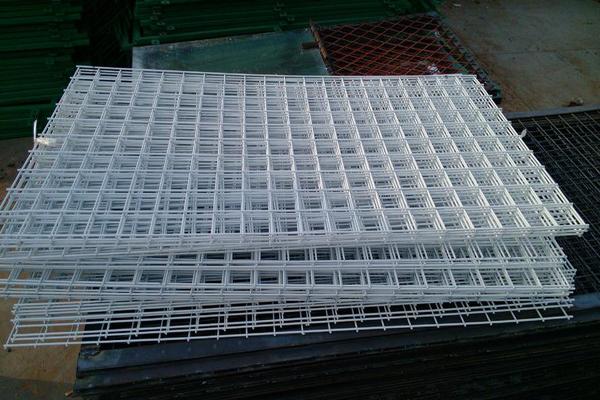 防滲土工膜和鍍鋅鋼筋網那個在上在下  第2張