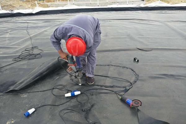 復合土工膜的焊接方法  第3張